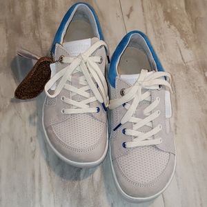 Kids Birkenstock Astee size 33. NEW